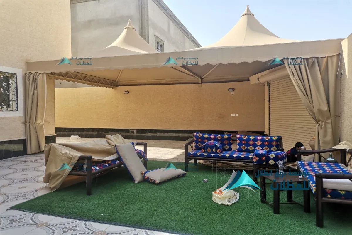 مظلات هرميه